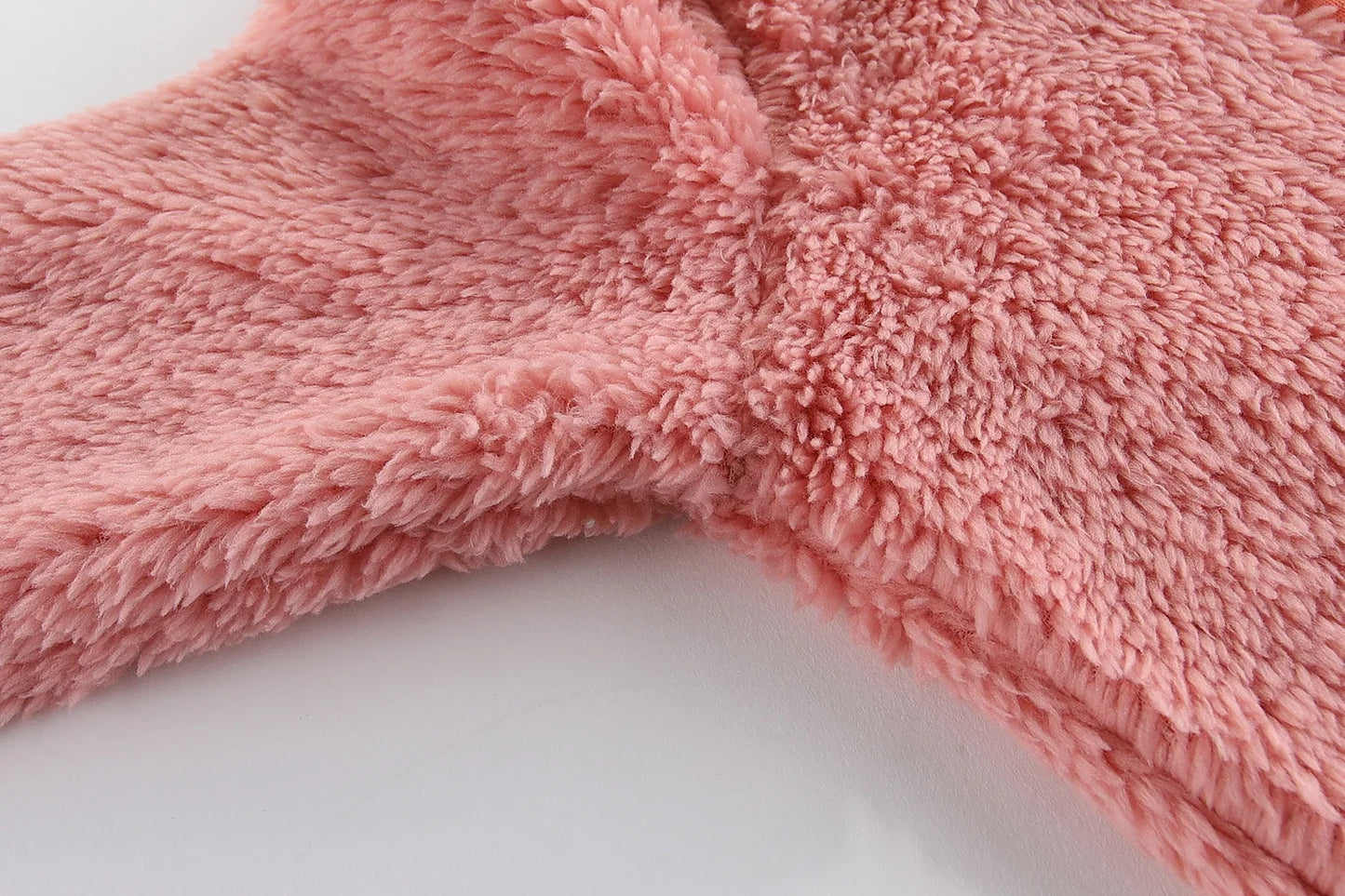 Adorable Spring and Autumn Fleece Coat for Children aged 0-3 years. Featuring cute bear ears and long sleeves.