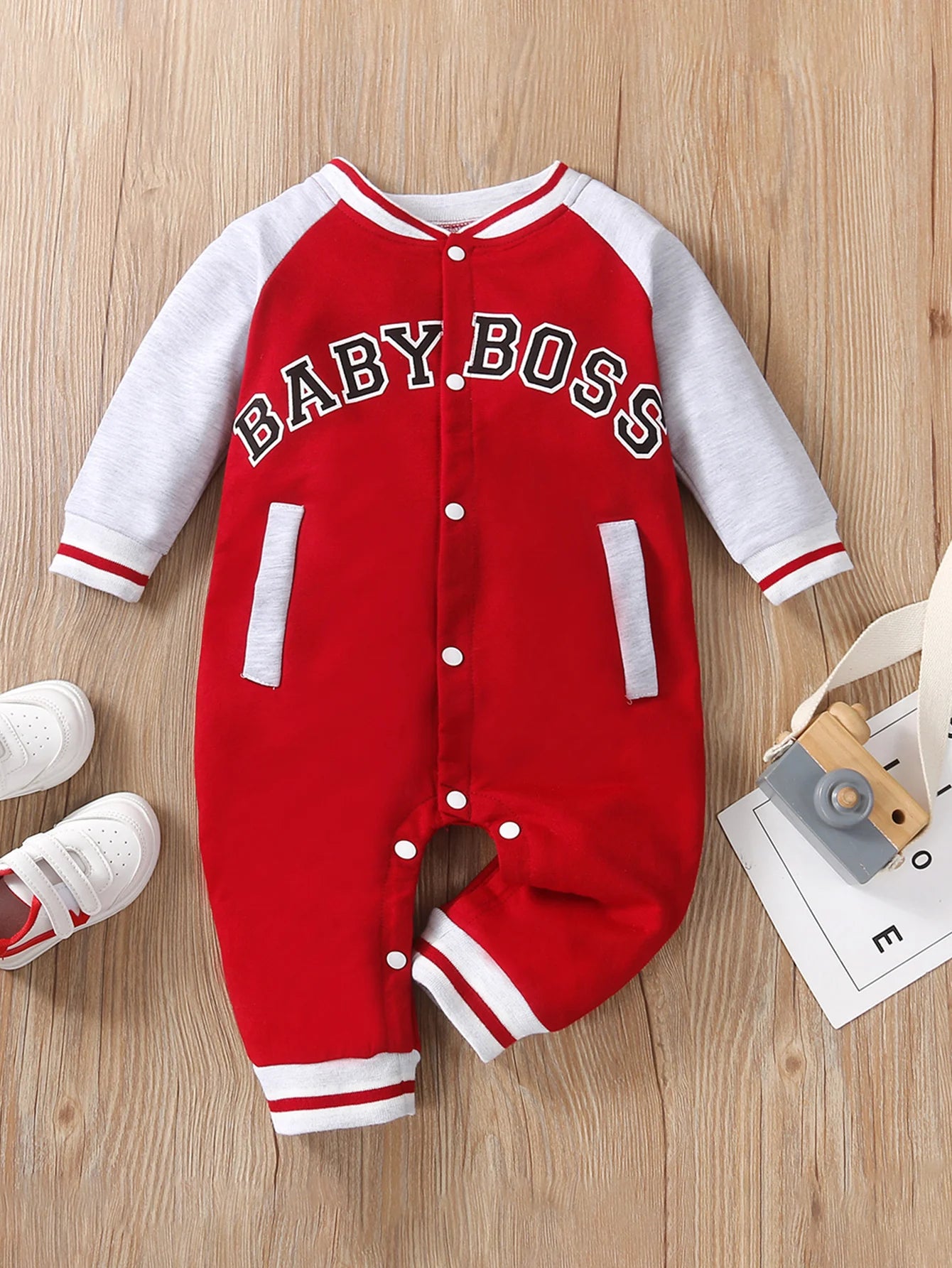 Newborn Baby Boy - Long sleeved round neck baby boy jumpsuit 'Baby Boss'