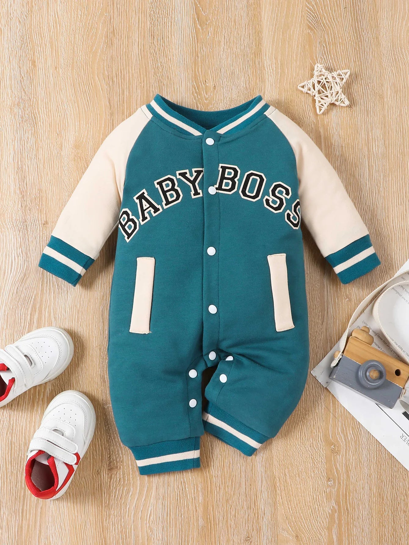 Newborn Baby Boy - Long sleeved round neck baby boy jumpsuit 'Baby Boss'