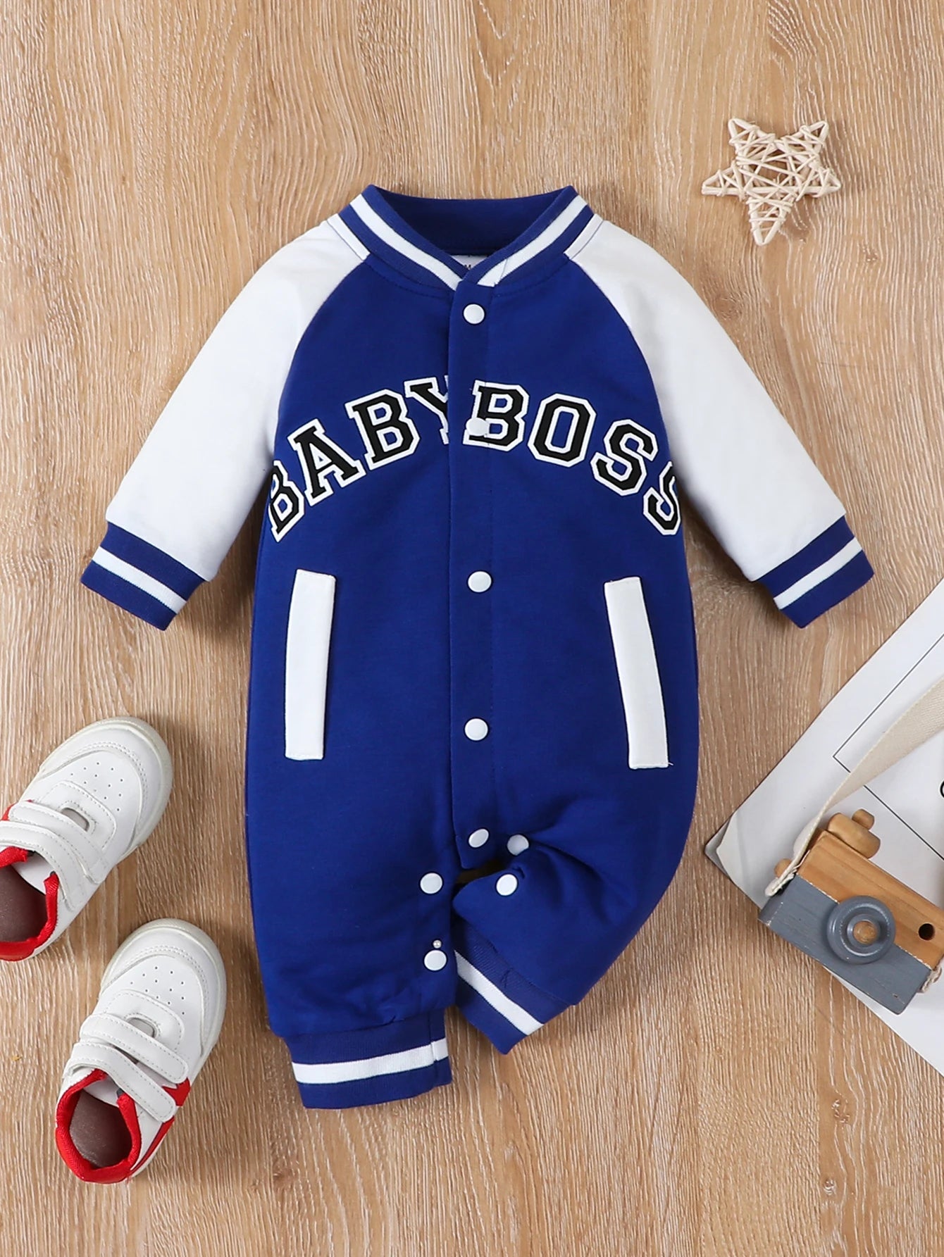 Newborn Baby Boy - Long sleeved round neck baby boy jumpsuit 'Baby Boss'