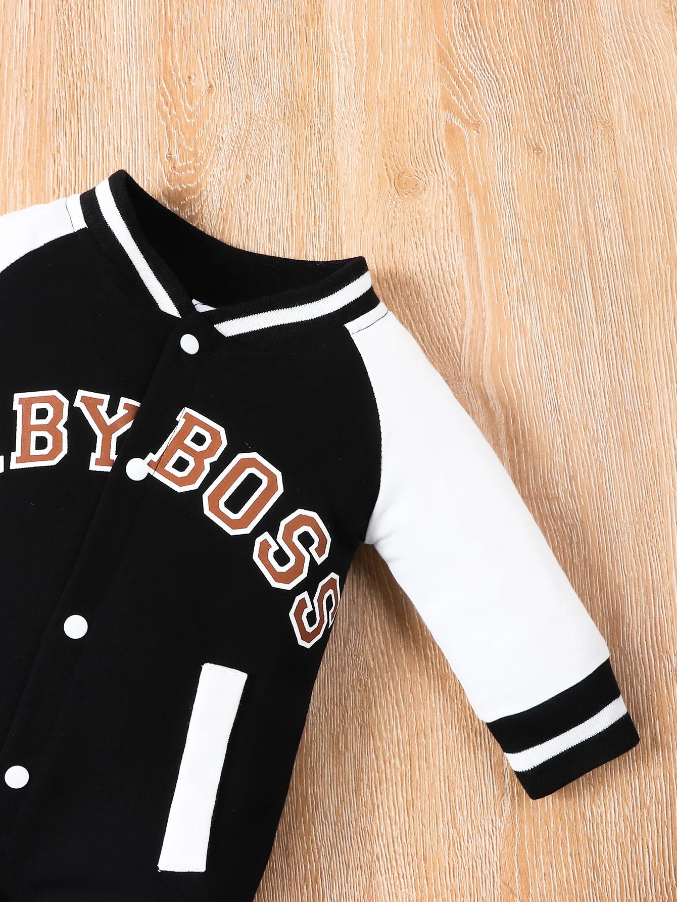 Newborn Baby Boy - Long sleeved round neck baby boy jumpsuit 'Baby Boss'