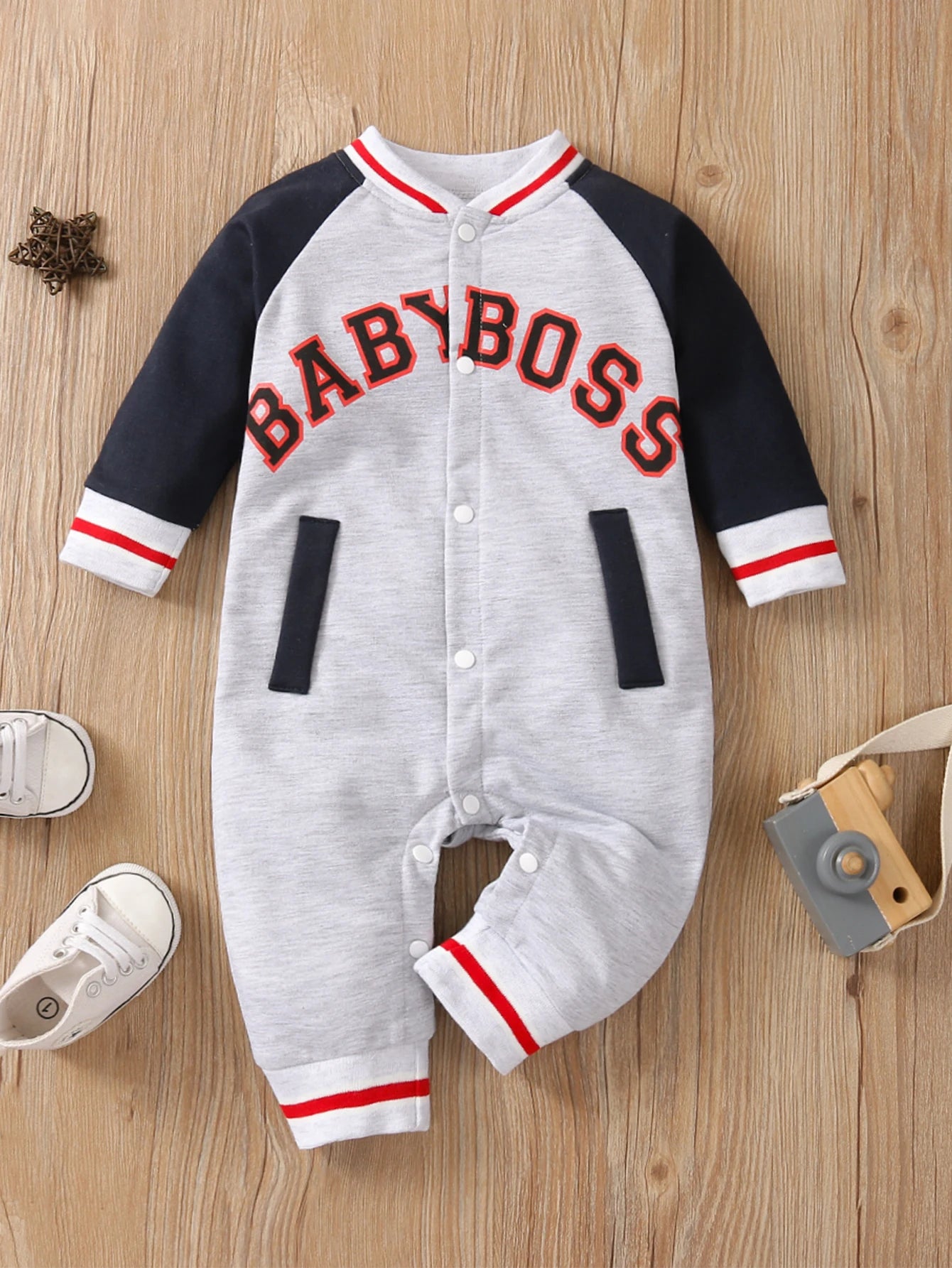 Newborn Baby Boy - Long sleeved round neck baby boy jumpsuit 'Baby Boss'