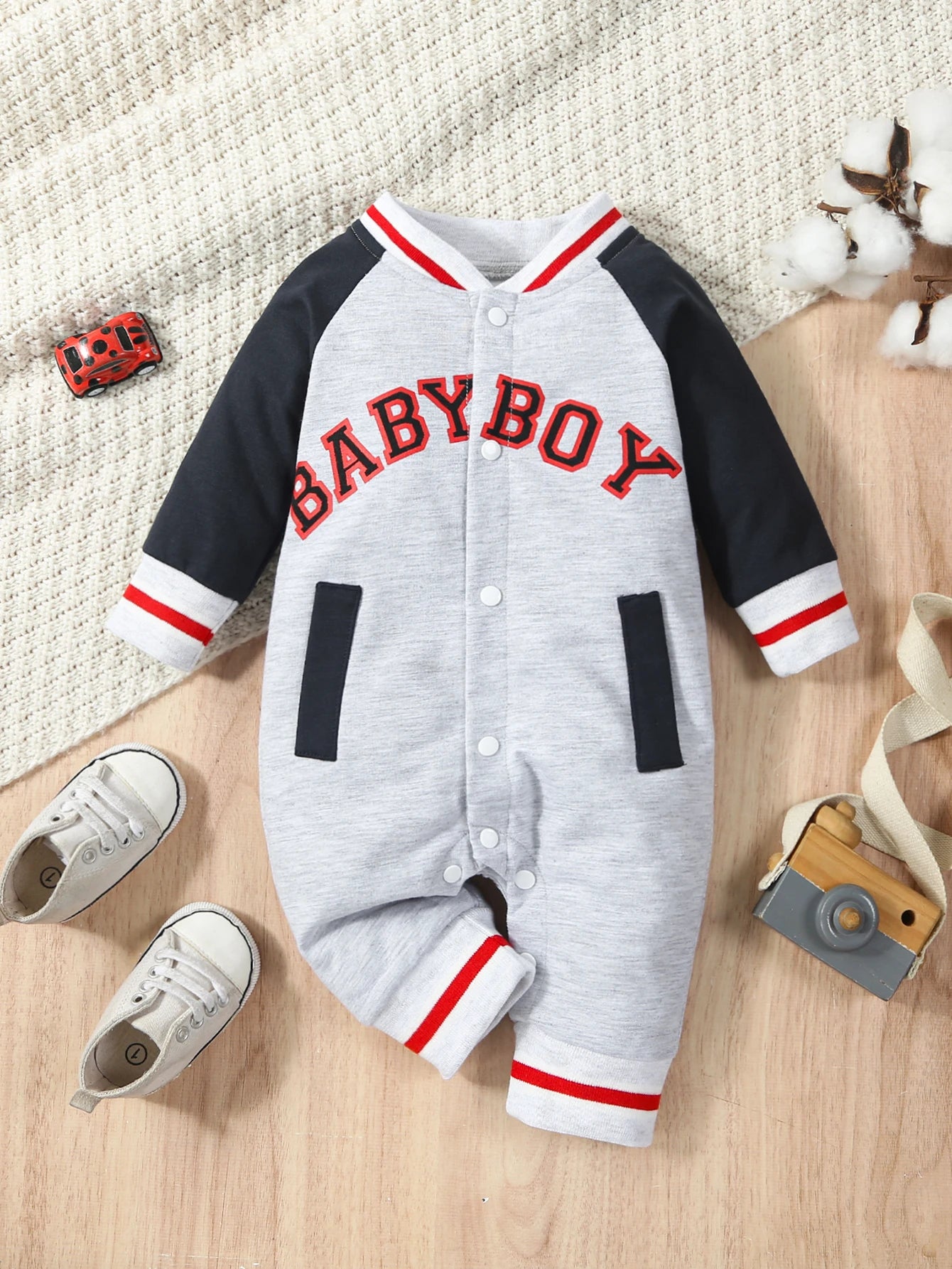 Newborn Baby Boy - Long sleeved round neck baby boy jumpsuit 'Baby Boss'