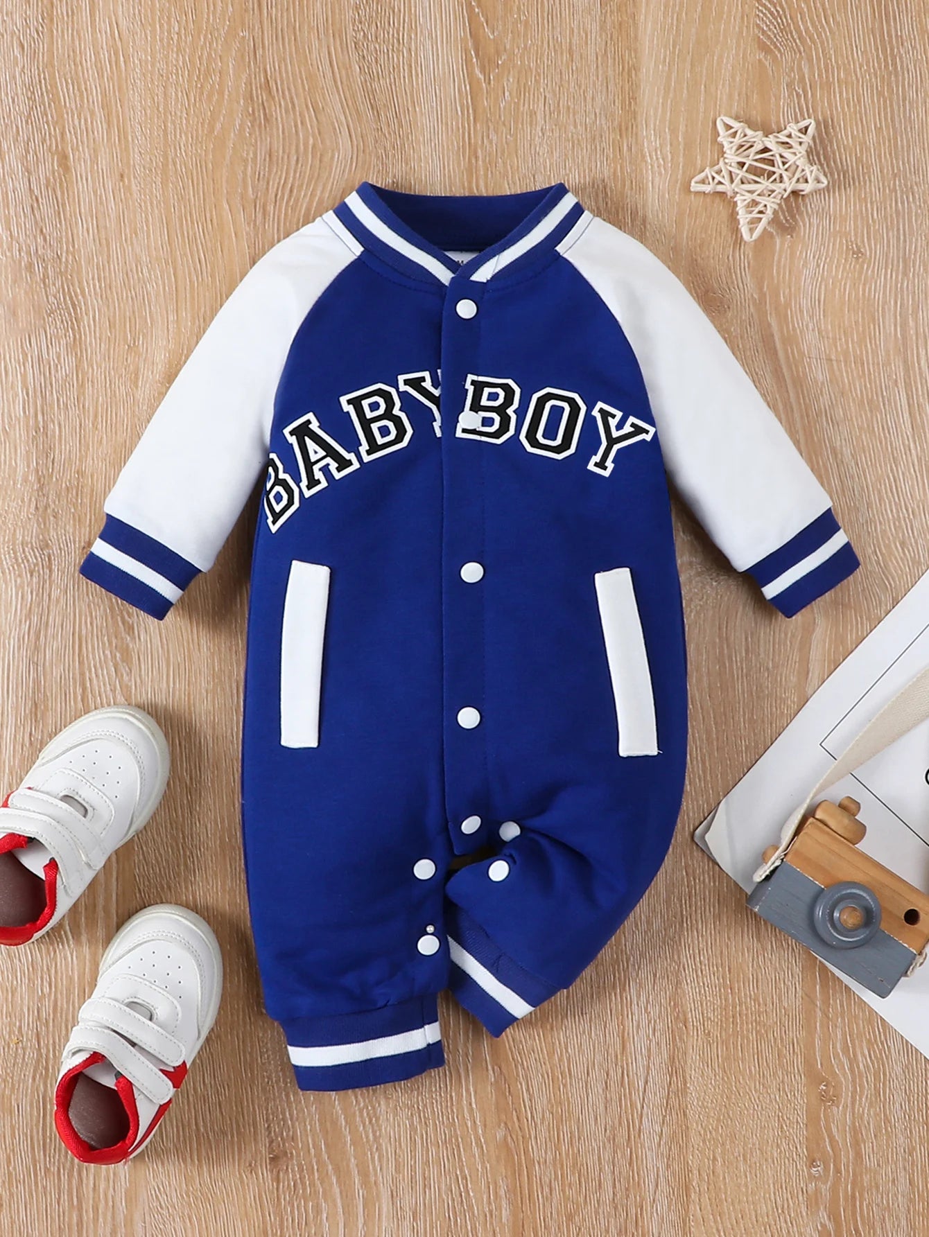 Newborn Baby Boy - Long sleeved round neck baby boy jumpsuit 'Baby Boss'