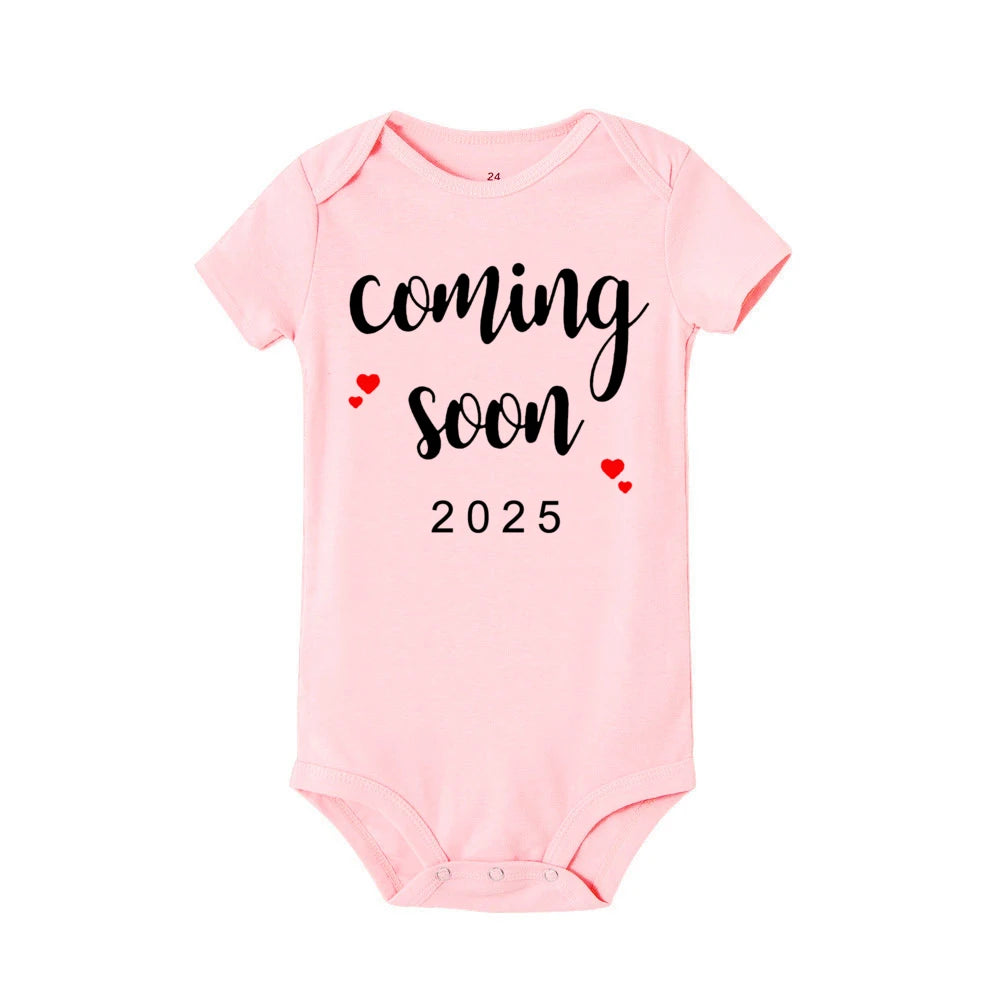 Coming Soon: 2025 Newborn Baby Rompers! Perfect for Summer, our adorable bodysuits for boys and girls are ideal for pregnancy reveals or toddler jumpsuits