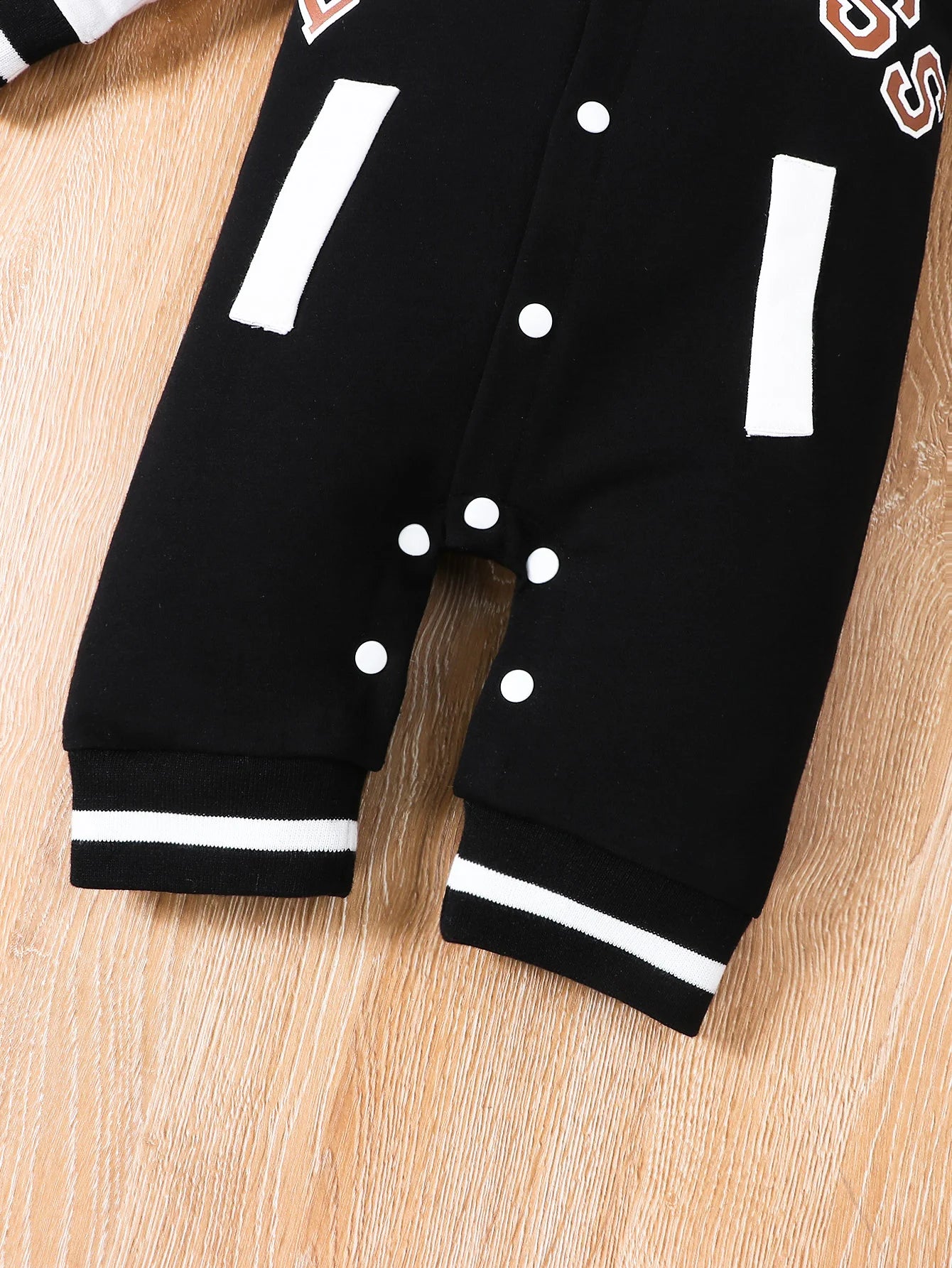 Newborn Baby Boy - Long sleeved round neck baby boy jumpsuit 'Baby Boss'