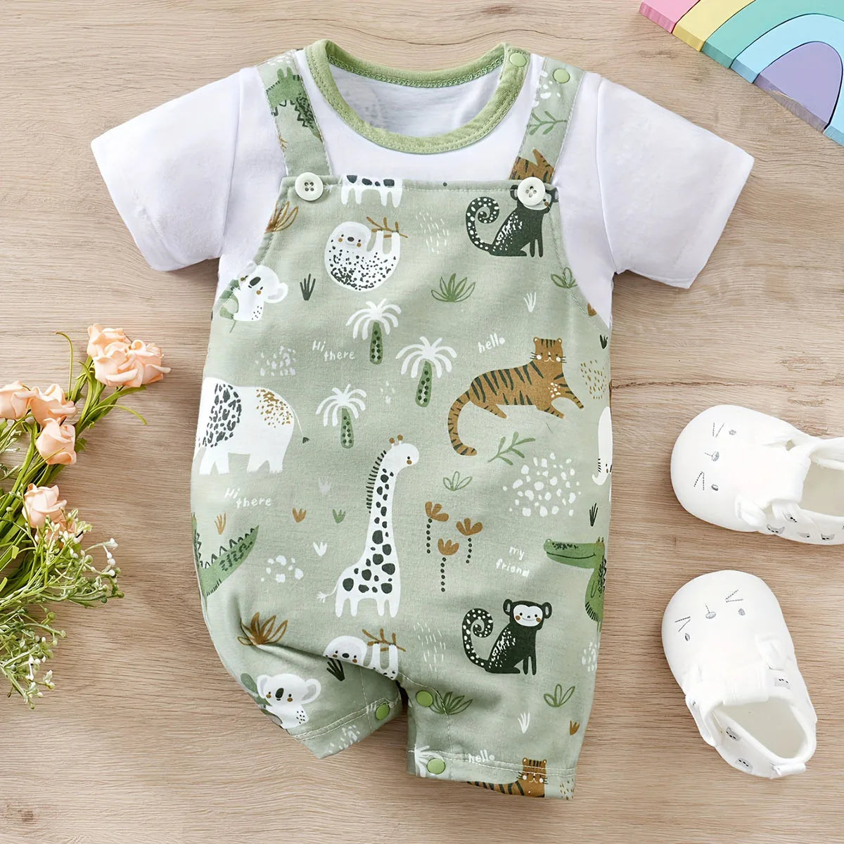 Adorable Infant Zoo Animal Print Romper – Faux Two-Piece Short Sleeve Bodysuit for Newborn Baby Boys (0-18Months).